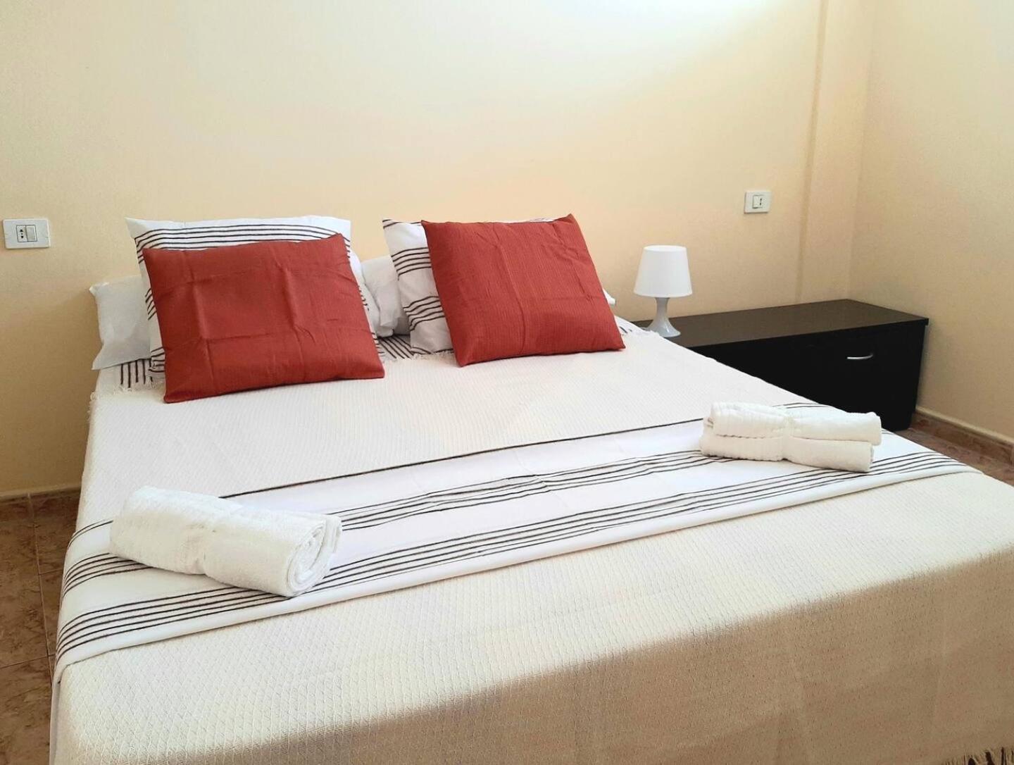 Perfectly Located Apartment With Pool Playa de las Americas  Zewnętrze zdjęcie